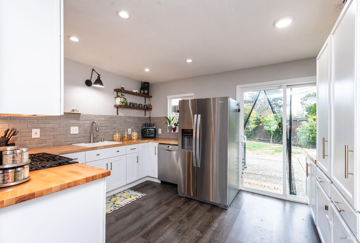 Detail Gallery Image 10 of 42 For 1596 Verna Dr, Napa,  CA 94558 - 3 Beds | 2 Baths