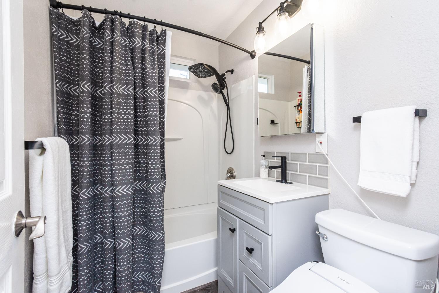 Detail Gallery Image 25 of 42 For 1596 Verna Dr, Napa,  CA 94558 - 3 Beds | 2 Baths