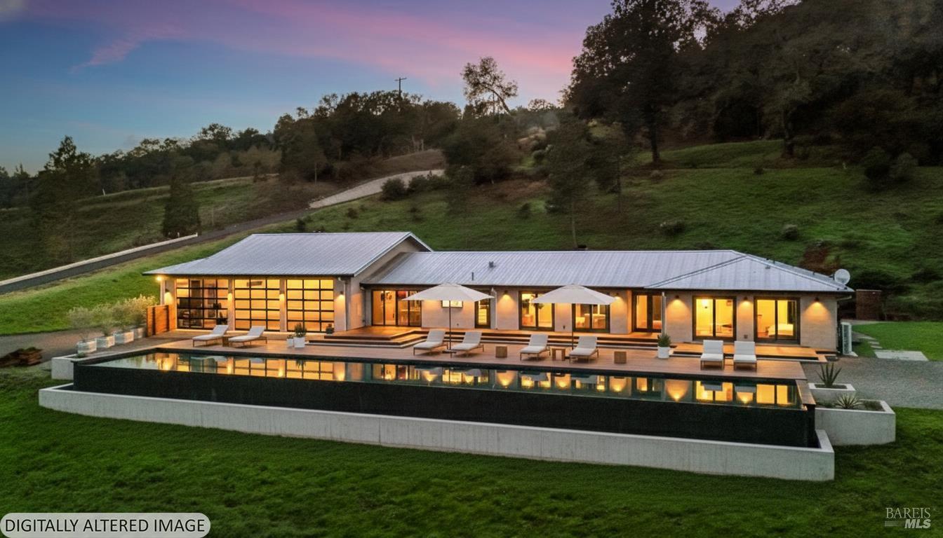 Detail Gallery Image 5 of 44 For 4127 Dry Creek Rd, Napa,  CA 94558 - 3 Beds | 3 Baths