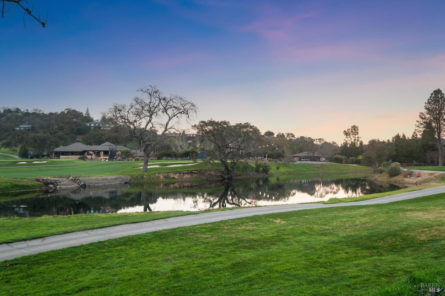 Detail Gallery Image 36 of 41 For 341 Fairway Dr, Novato,  CA 94949 - 4 Beds | 3 Baths