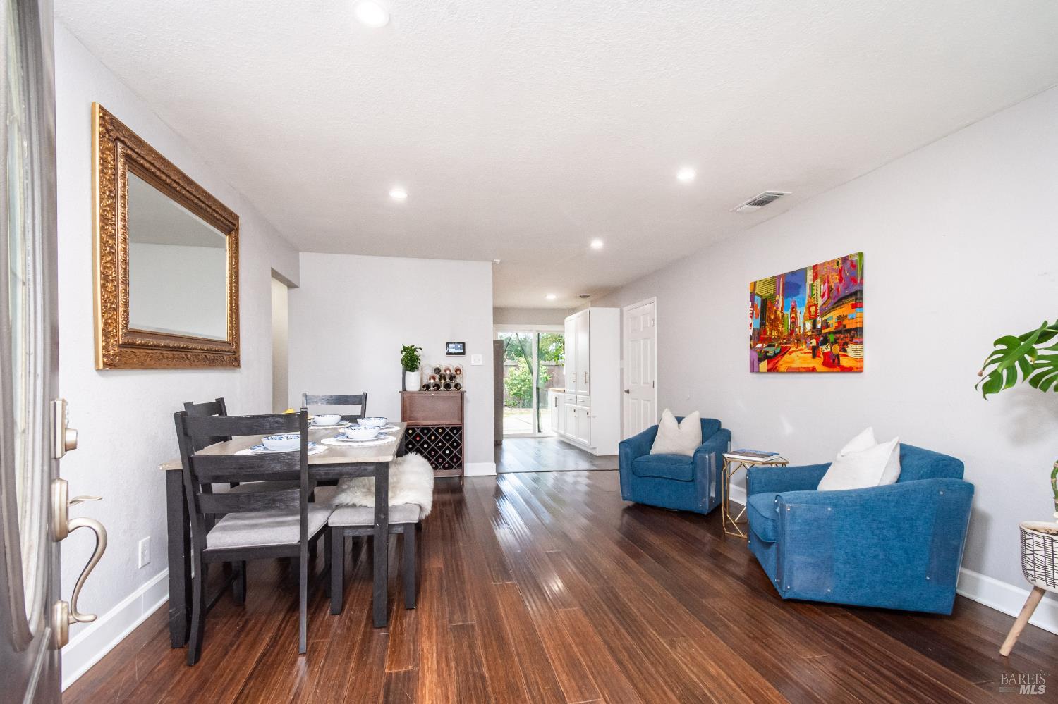 Detail Gallery Image 4 of 42 For 1596 Verna Dr, Napa,  CA 94558 - 3 Beds | 2 Baths