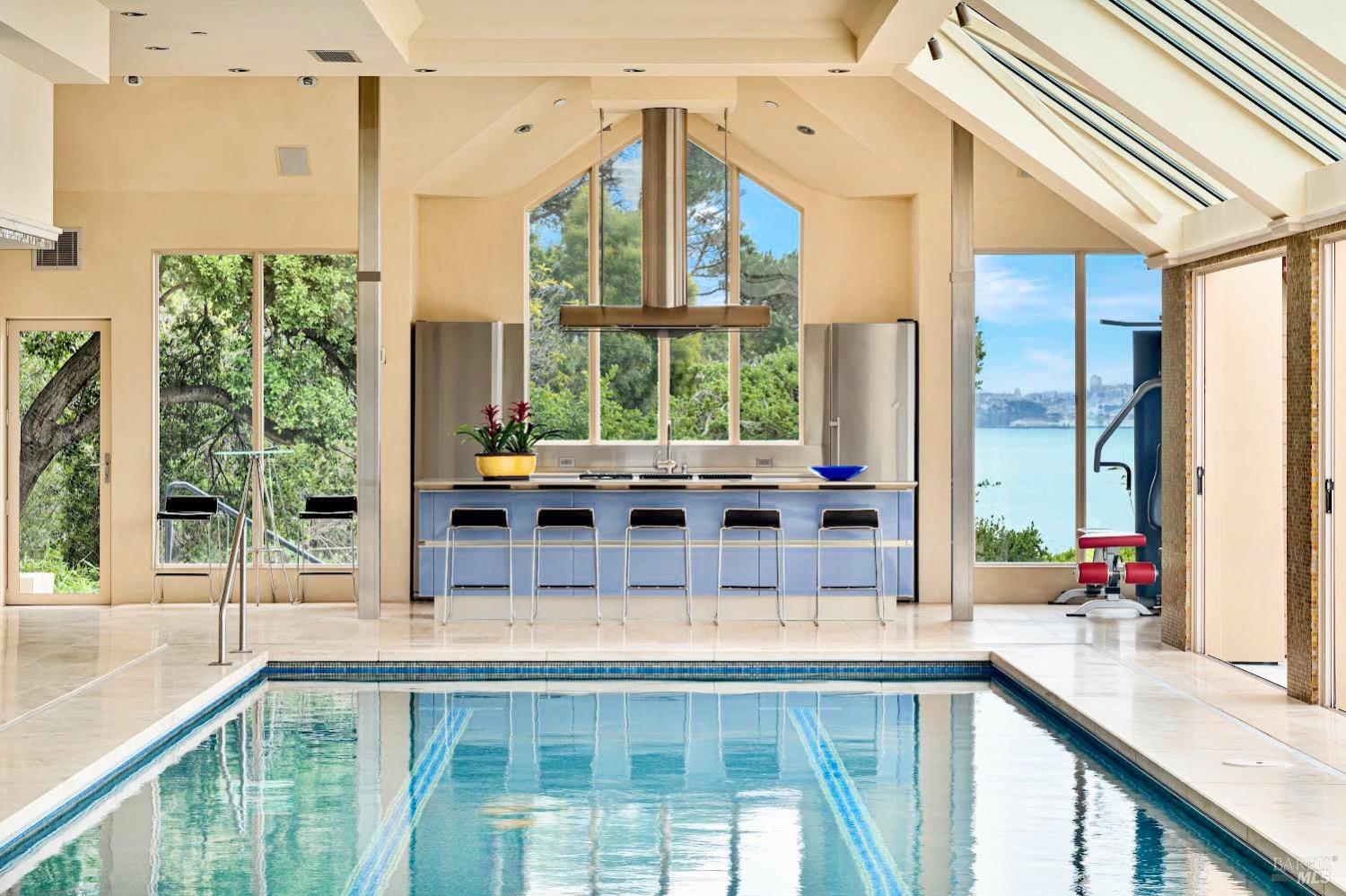 Detail Gallery Image 16 of 69 For 337 Belvedere Ave, Belvedere,  CA 94920 - 6 Beds | 7/3 Baths