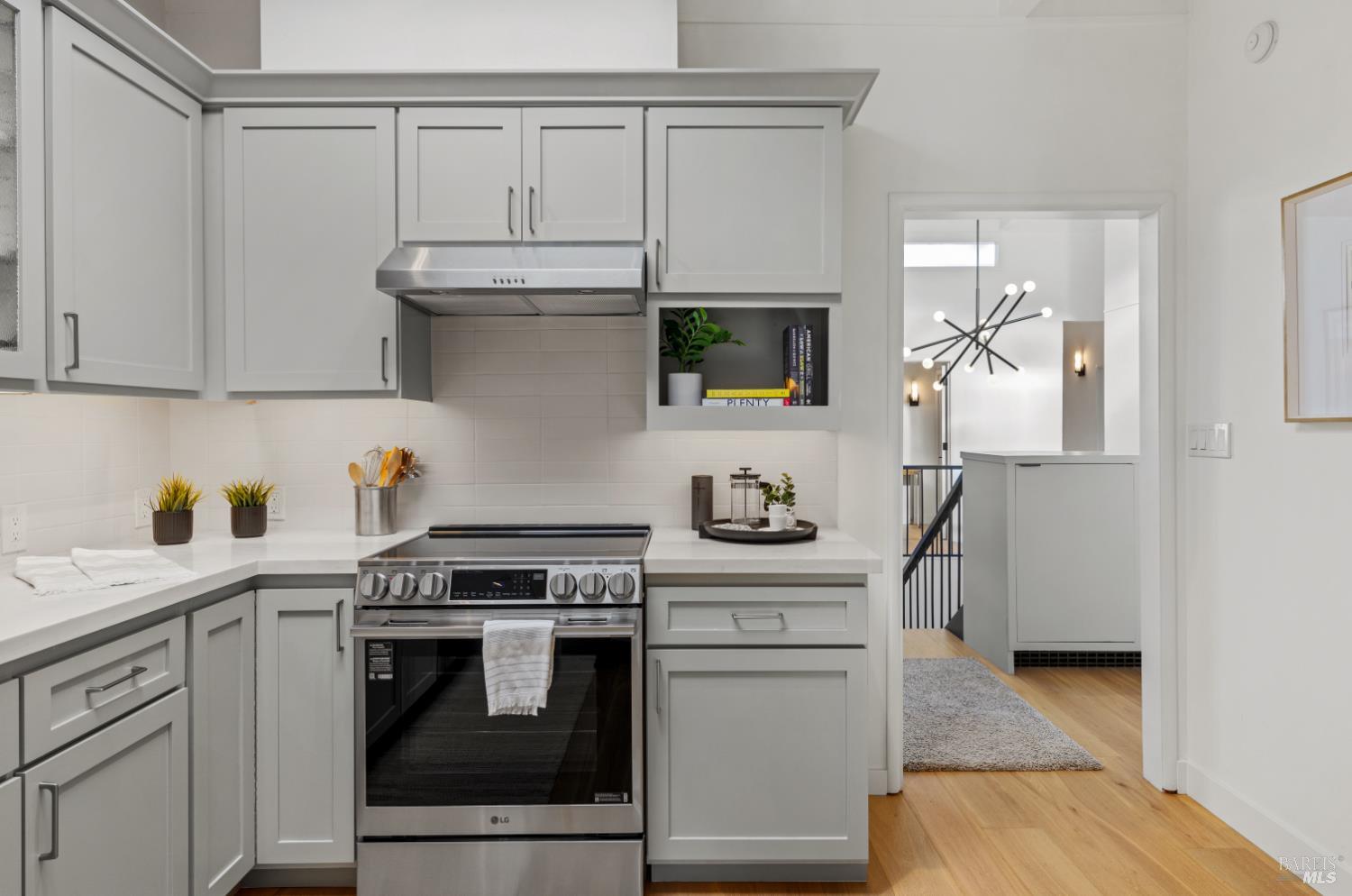 Detail Gallery Image 32 of 74 For 18 Stanton Way, Mill Valley,  CA 94941 - 3 Beds | 2/1 Baths