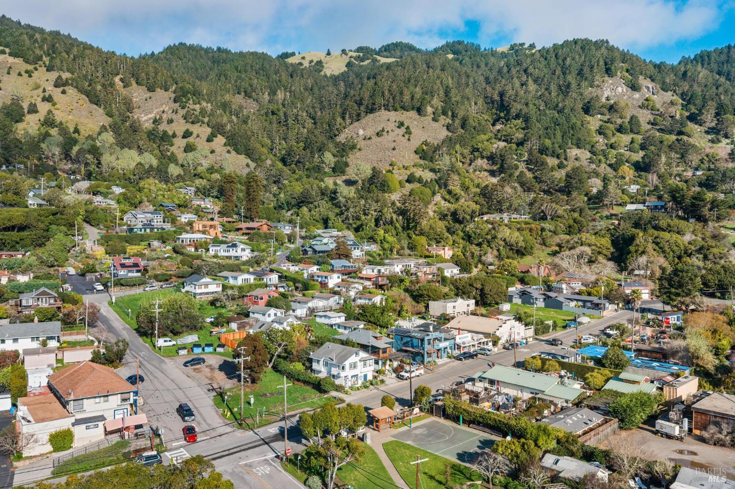 Detail Gallery Image 12 of 16 For 3488 Shoreline Highway Unkn, Stinson Beach,  CA 94970 - 2 Beds | 2 Baths