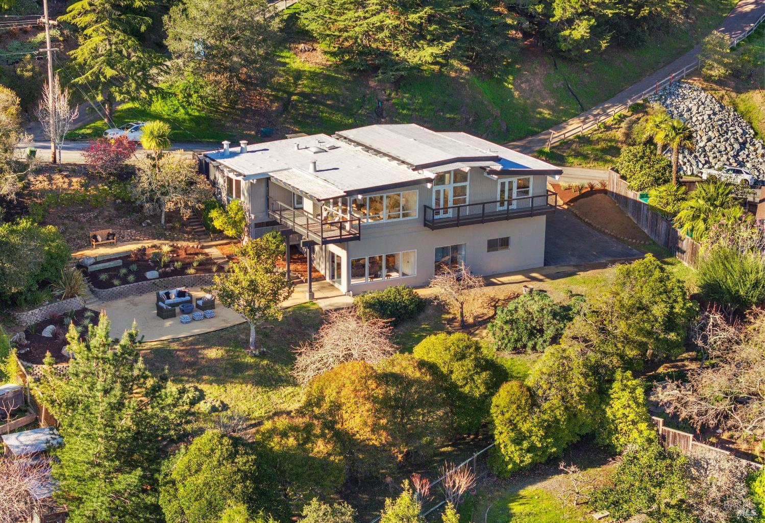 Detail Gallery Image 29 of 74 For 18 Stanton Way, Mill Valley,  CA 94941 - 3 Beds | 2/1 Baths