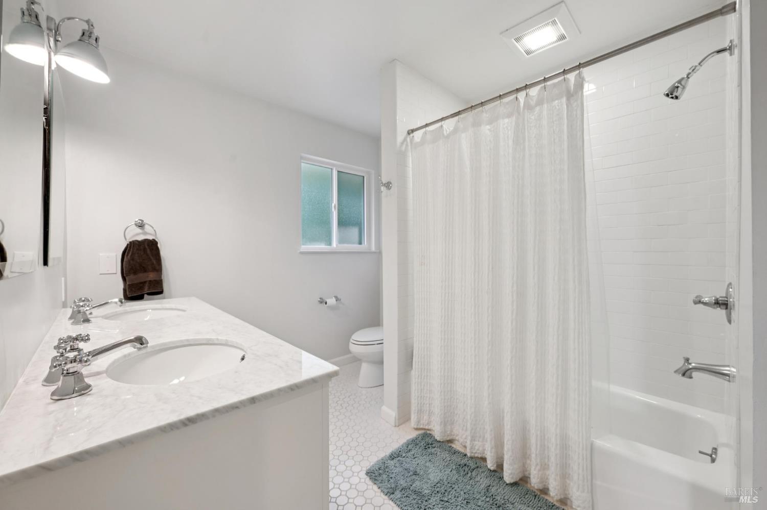 Detail Gallery Image 28 of 41 For 341 Fairway Dr, Novato,  CA 94949 - 4 Beds | 3 Baths