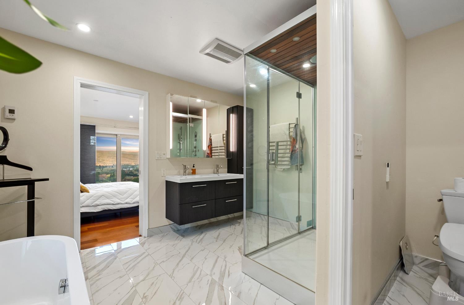 Detail Gallery Image 26 of 44 For 4127 Dry Creek Rd, Napa,  CA 94558 - 3 Beds | 3 Baths