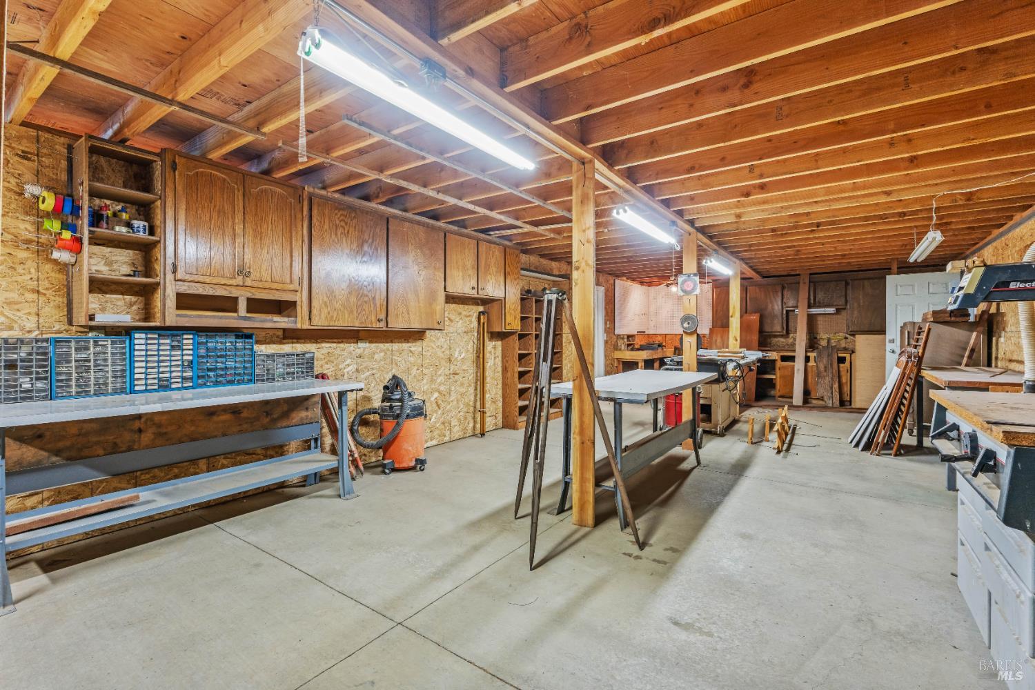 Detail Gallery Image 60 of 75 For 4595 Feliz Creek Rd, Hopland,  CA 95449 - 12 Beds | 6/1 Baths