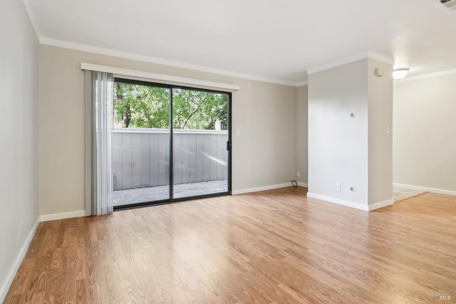 Detail Gallery Image 12 of 47 For 165 Oddstad Dr #10,  Vallejo,  CA 94589 - 2 Beds | 2/1 Baths