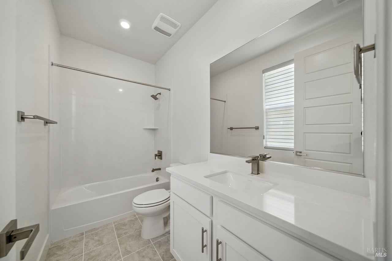 Detail Gallery Image 16 of 27 For 206 Verandah Ave, Novato,  CA 94945 - 3 Beds | 3 Baths