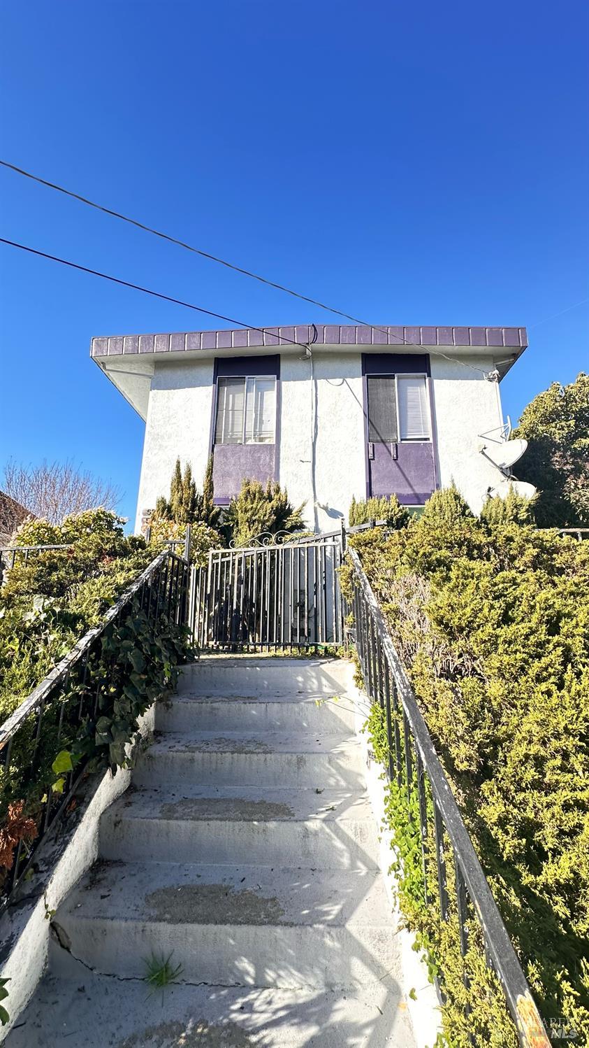 Detail Gallery Image 4 of 33 For 523 Branciforte St, Vallejo,  CA 94590 - – Beds | – Baths