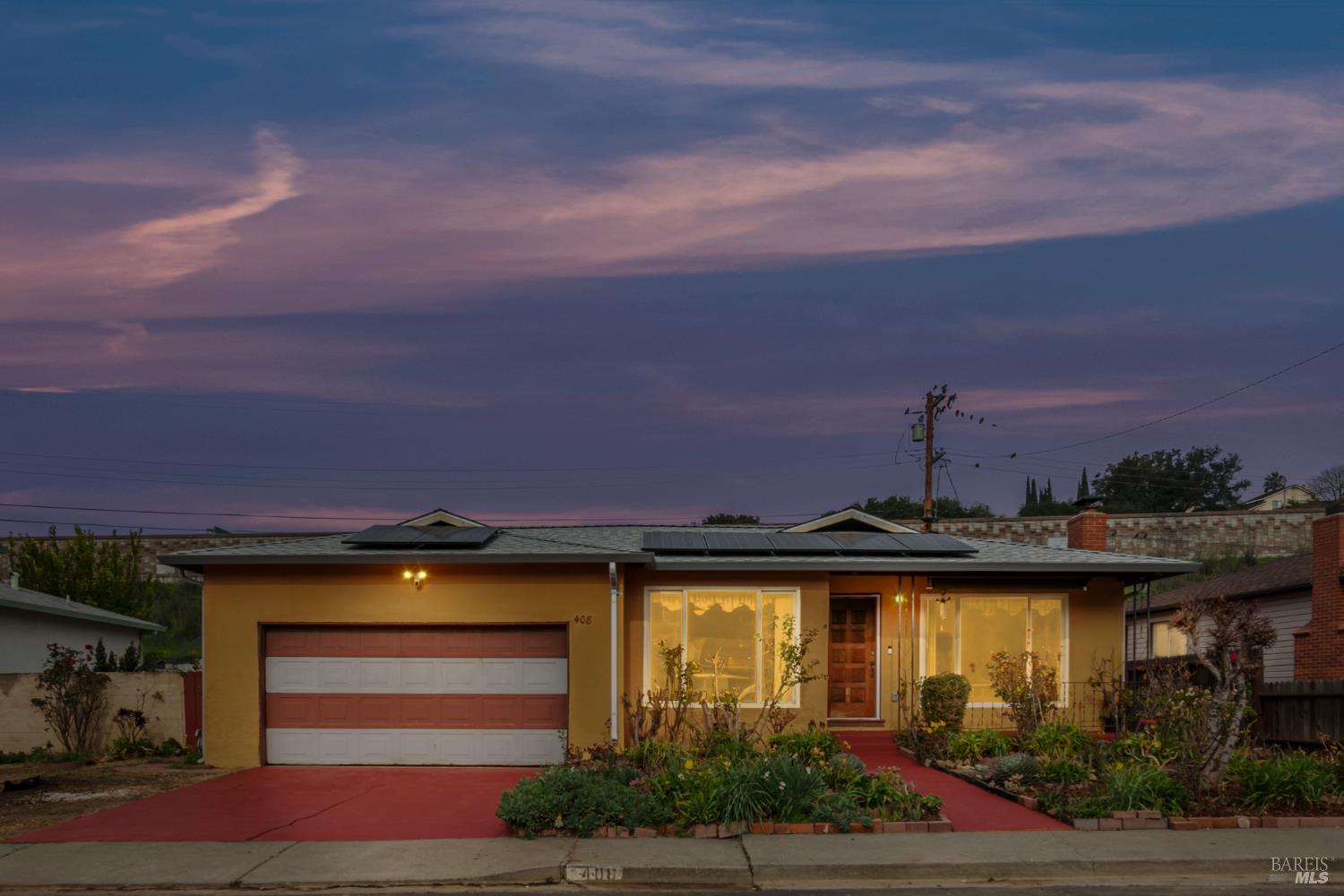 Detail Gallery Image 2 of 29 For 408 Lakeside Dr, Vallejo,  CA 94589 - 3 Beds | 2 Baths