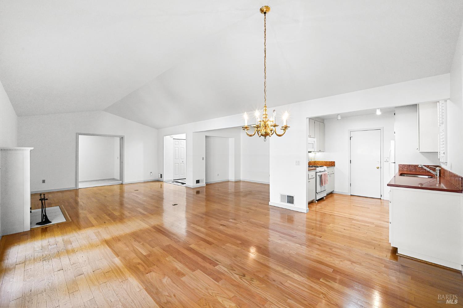 Detail Gallery Image 20 of 55 For 895 Princeton Dr, Sonoma,  CA 95476 - 2 Beds | 2 Baths