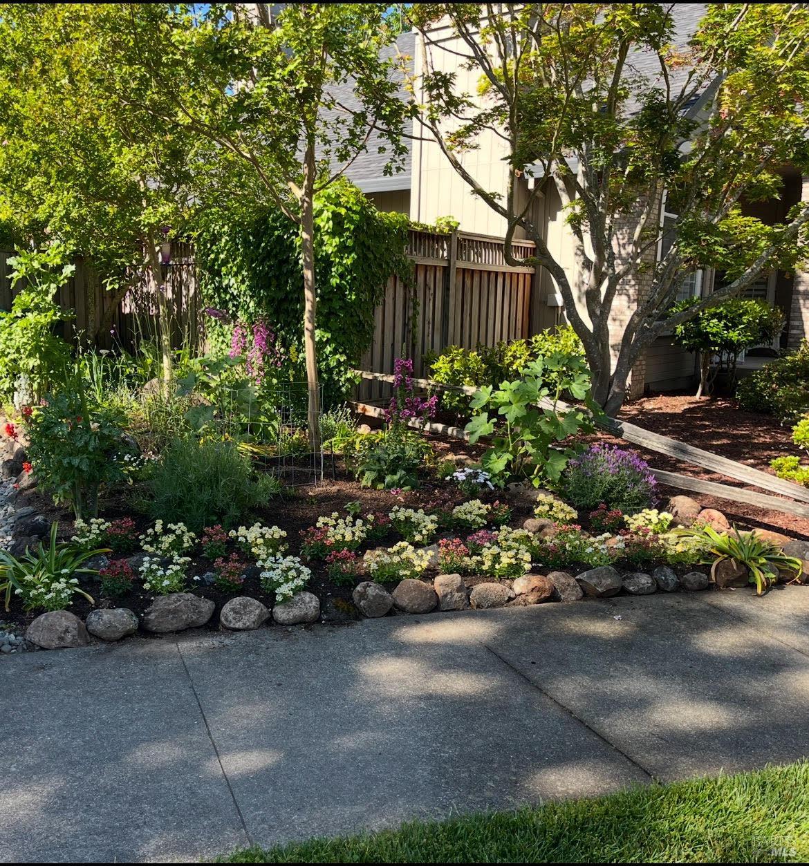 Detail Gallery Image 5 of 75 For 4604 Parktrail Ct, Santa Rosa,  CA 95405 - 4 Beds | 3 Baths