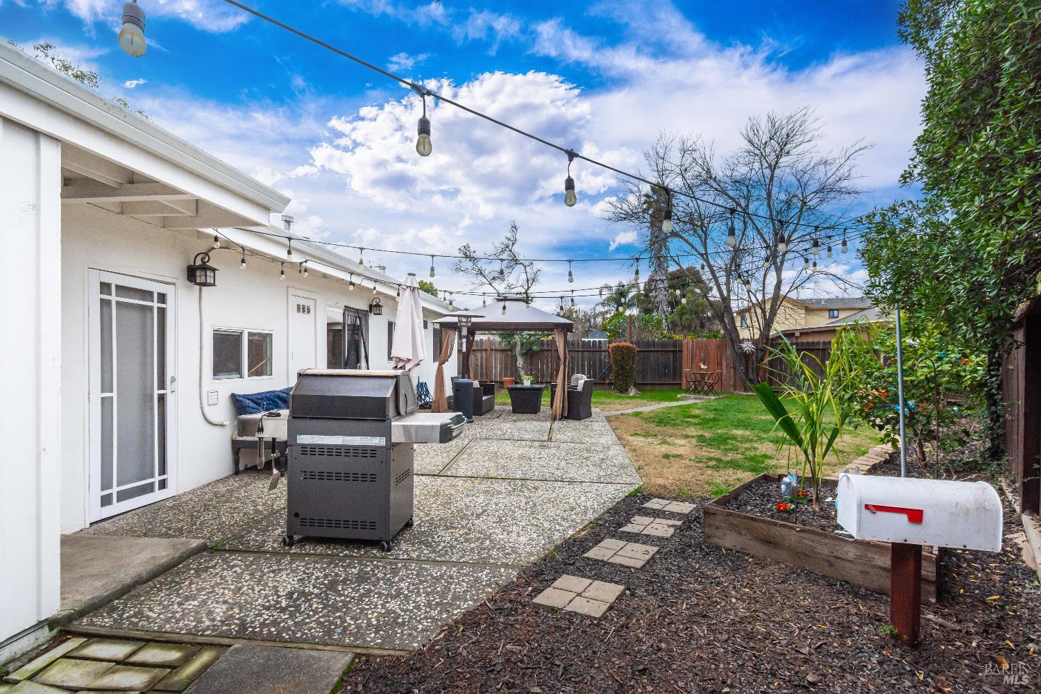 Detail Gallery Image 31 of 42 For 1596 Verna Dr, Napa,  CA 94558 - 3 Beds | 2 Baths