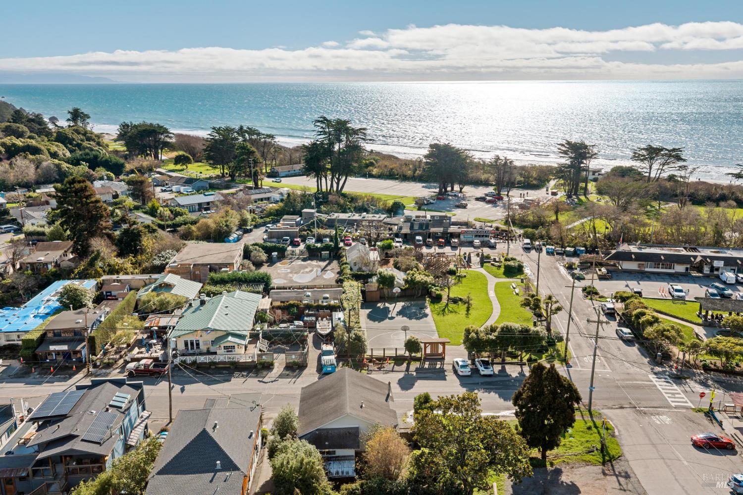 Detail Gallery Image 8 of 16 For 3488 Shoreline Highway Unkn, Stinson Beach,  CA 94970 - 2 Beds | 2 Baths