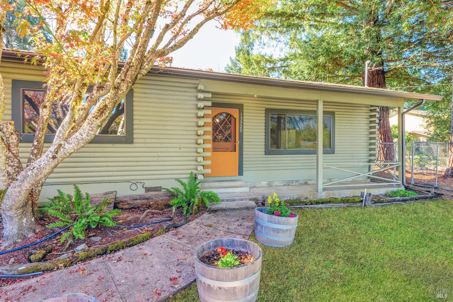 Detail Gallery Image 2 of 36 For 13320 Estate Dr, Boonville,  CA 95415 - 2 Beds | 1 Baths