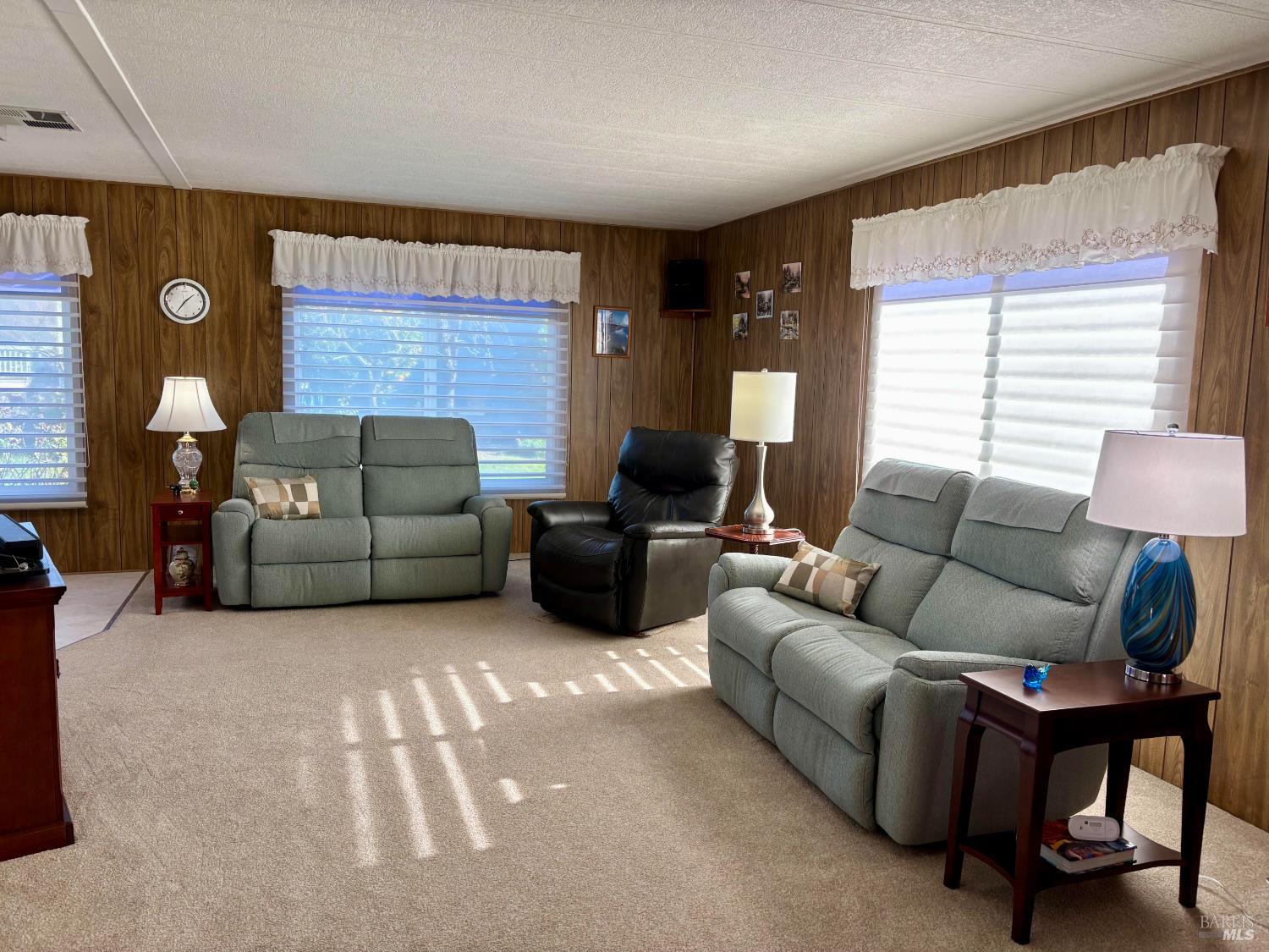 Detail Gallery Image 2 of 22 For 109 Estrella Dr, Santa Rosa,  CA 95403 - 2 Beds | 2 Baths