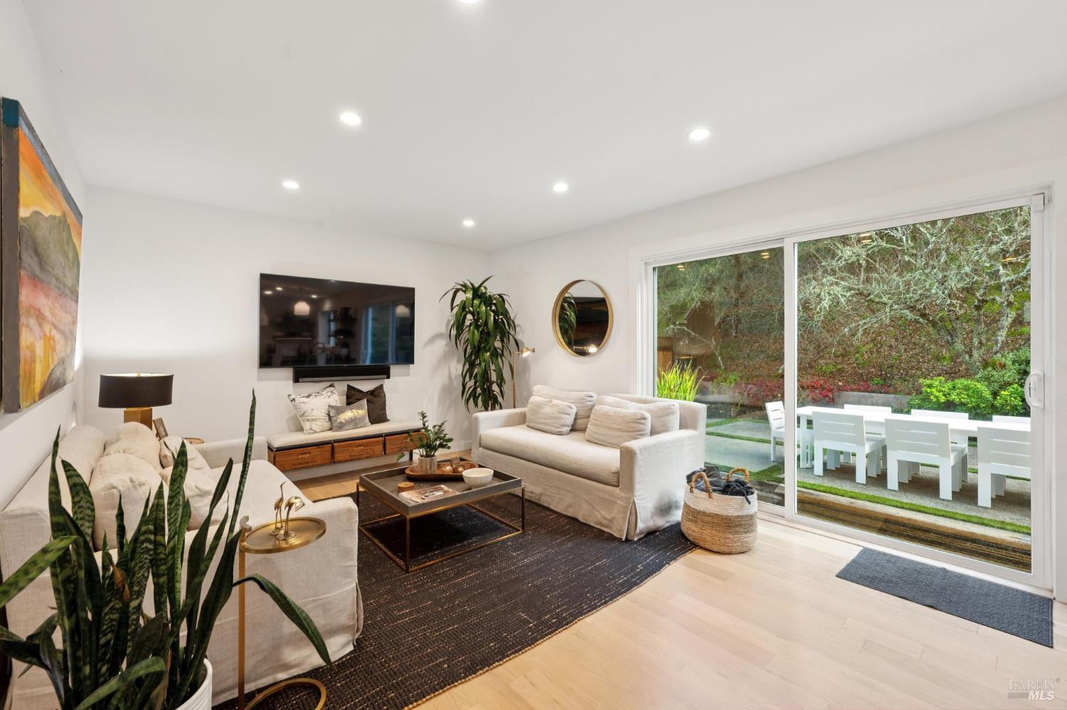 Detail Gallery Image 13 of 41 For 341 Fairway Dr, Novato,  CA 94949 - 4 Beds | 3 Baths