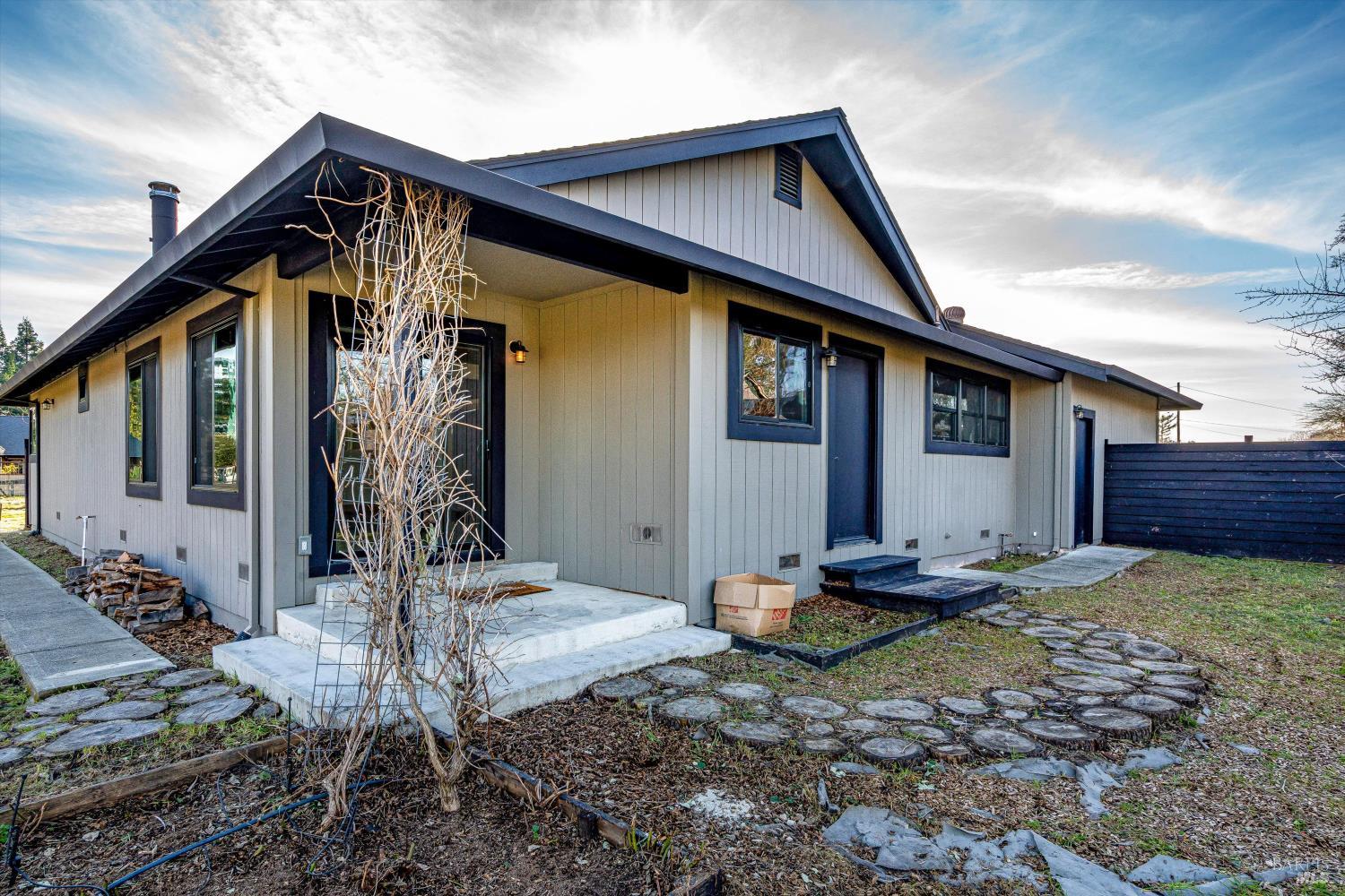 Detail Gallery Image 6 of 46 For 985 Gumview Rd, Windsor,  CA 95492 - 6 Beds | 5/1 Baths