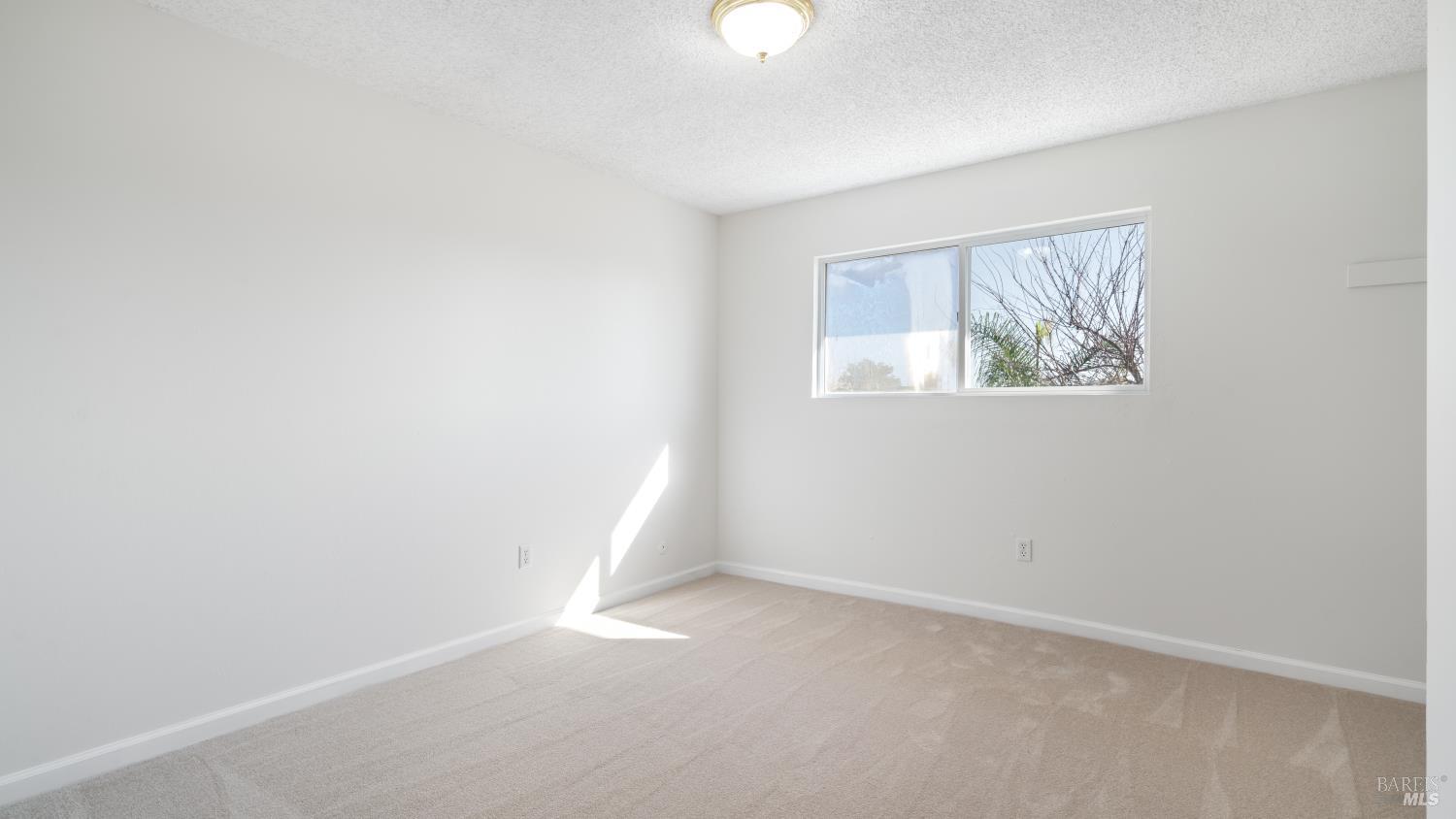 Detail Gallery Image 35 of 61 For 1636 Sarkesian Dr, Petaluma,  CA 94954 - 4 Beds | 3 Baths