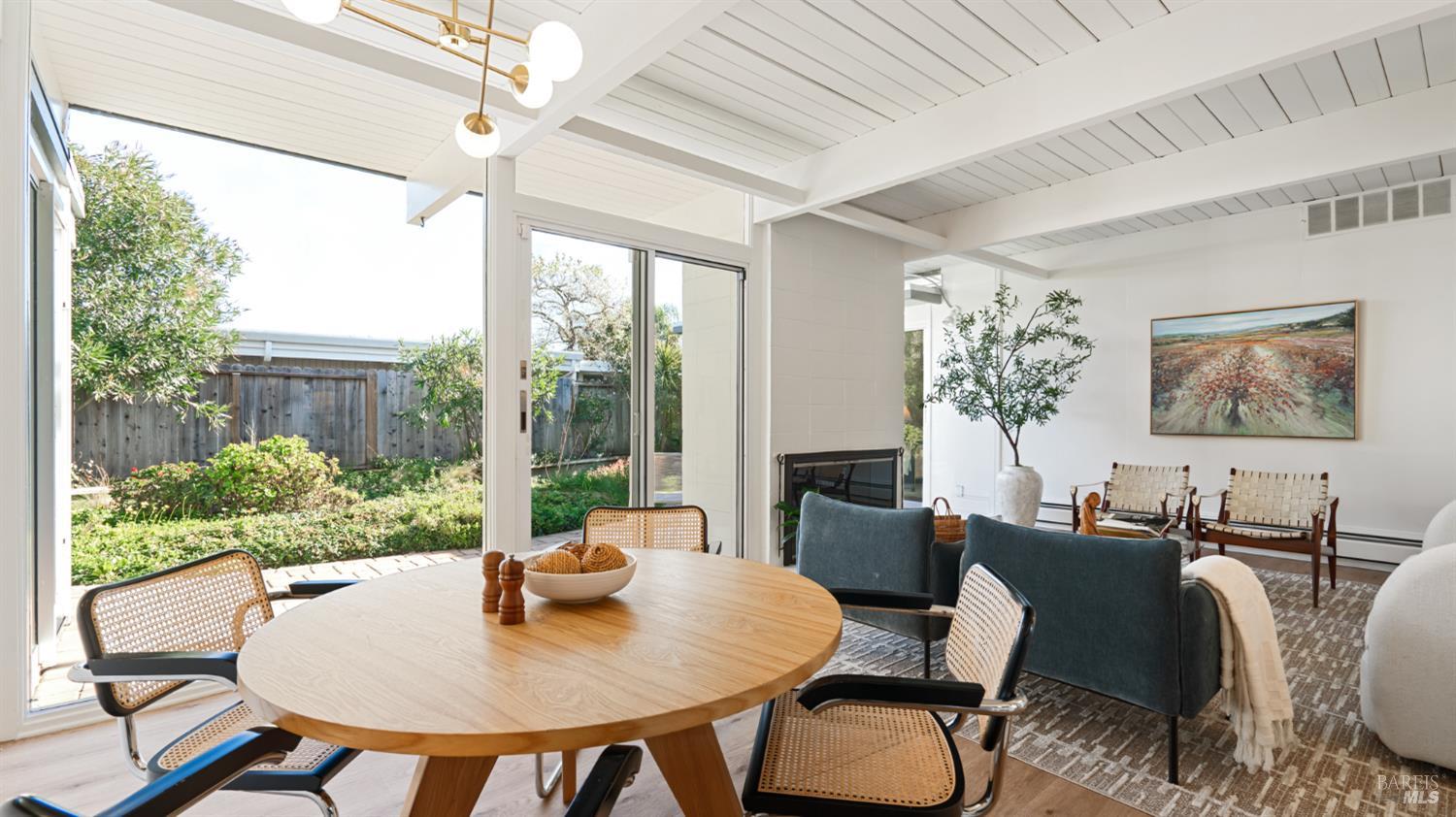 Detail Gallery Image 7 of 25 For 835 Pine Ln, San Rafael,  CA 94903 - 3 Beds | 2 Baths