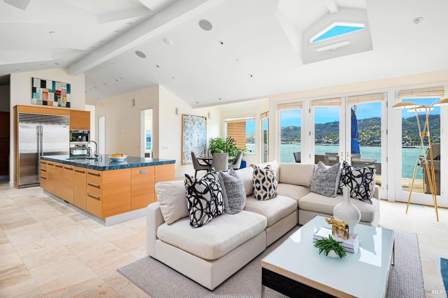 Detail Gallery Image 10 of 69 For 337 Belvedere Ave, Belvedere,  CA 94920 - 6 Beds | 7/3 Baths