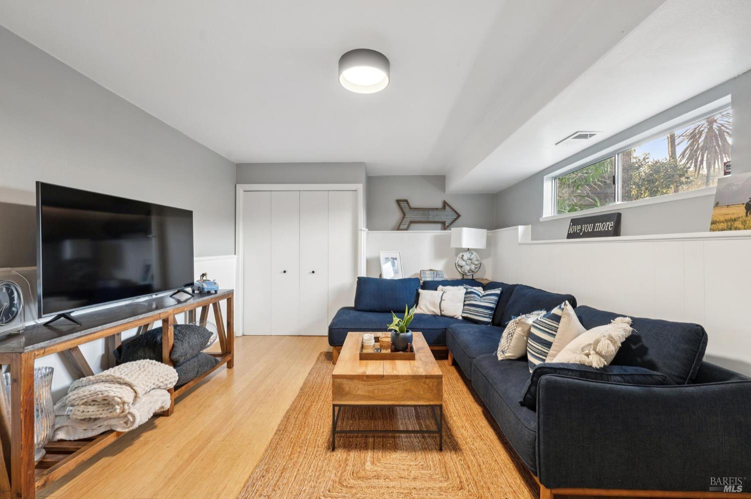 Detail Gallery Image 15 of 41 For 341 Fairway Dr, Novato,  CA 94949 - 4 Beds | 3 Baths