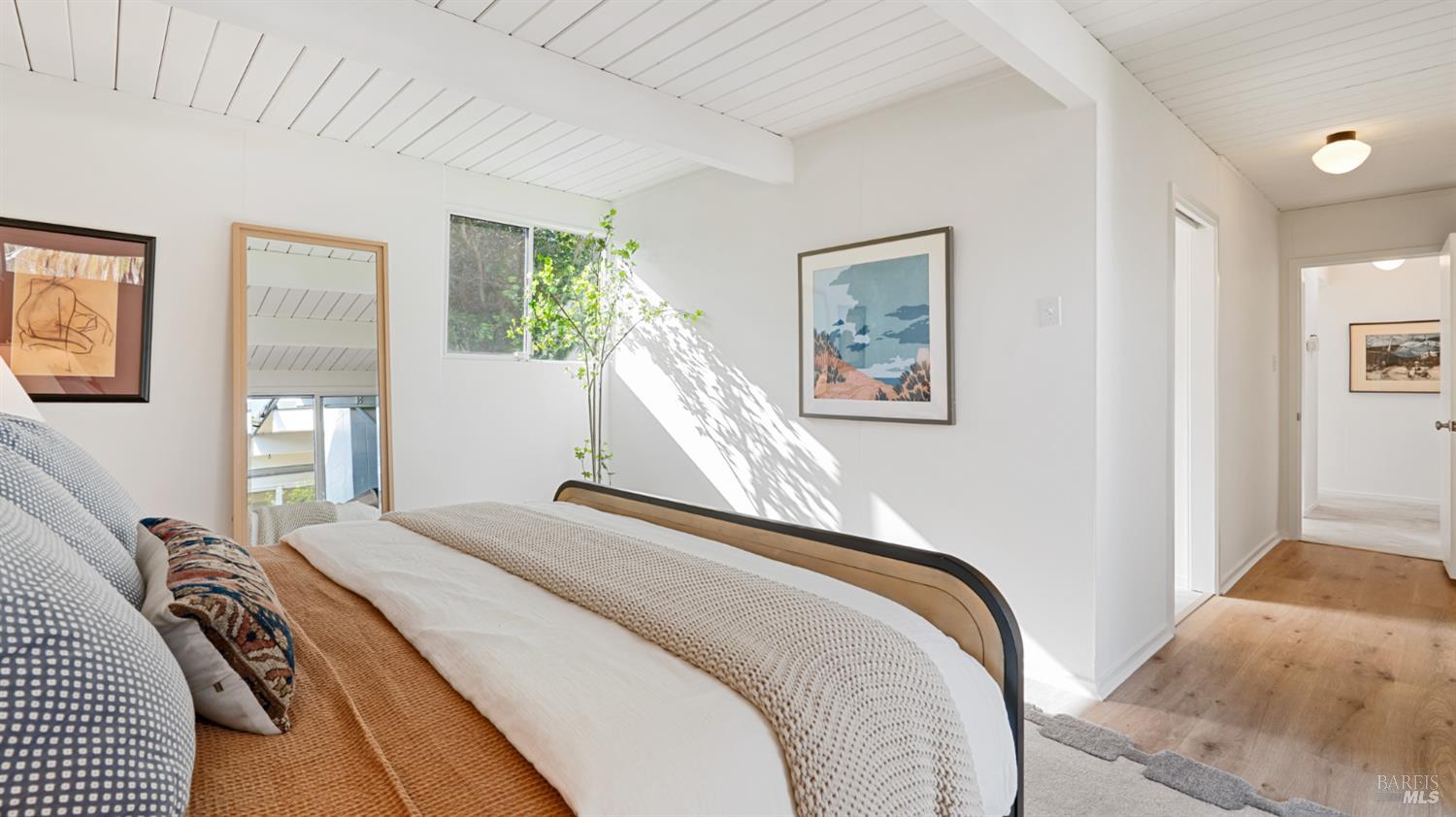 Detail Gallery Image 14 of 25 For 835 Pine Ln, San Rafael,  CA 94903 - 3 Beds | 2 Baths