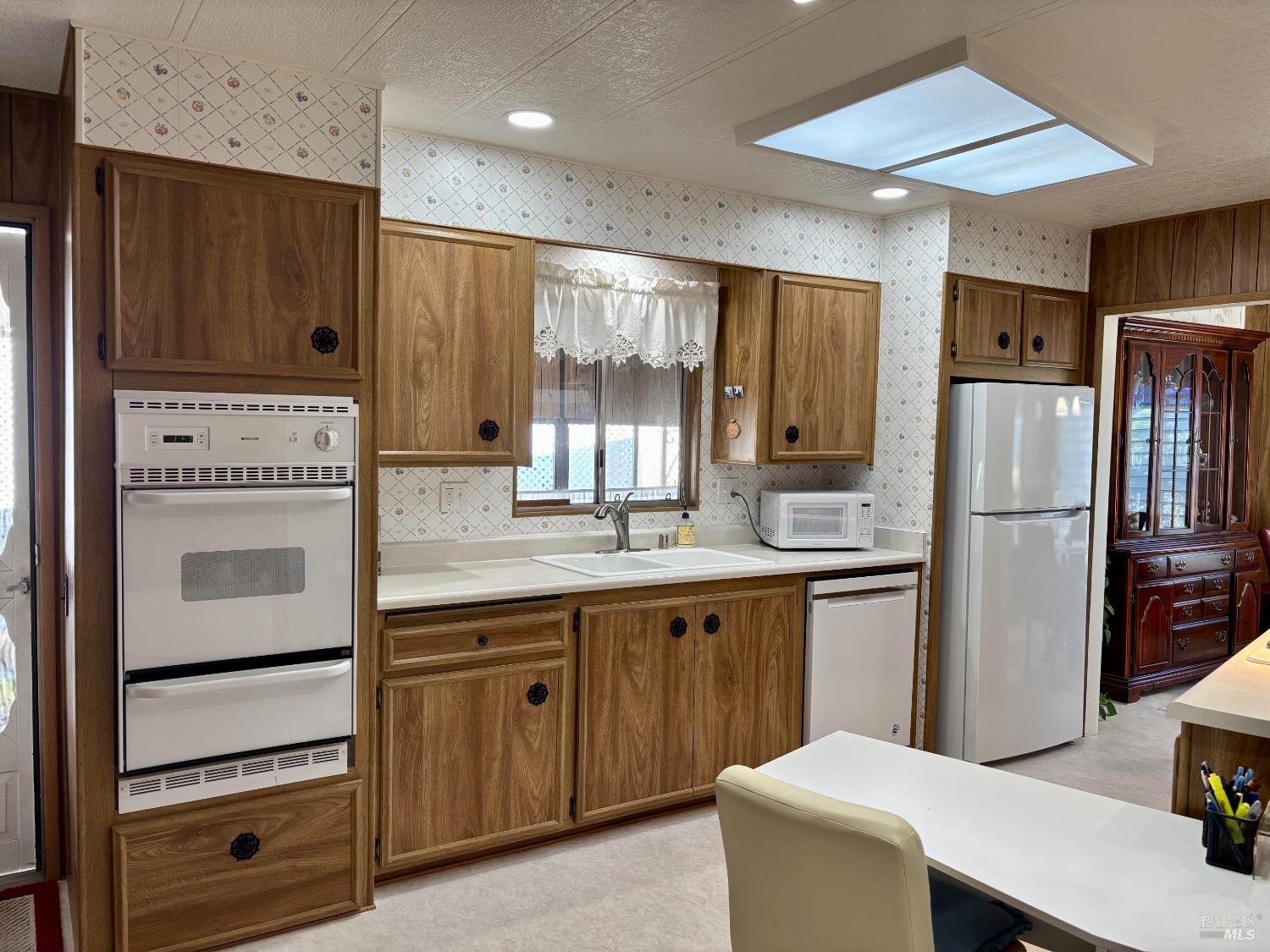 Detail Gallery Image 5 of 22 For 109 Estrella Dr, Santa Rosa,  CA 95403 - 2 Beds | 2 Baths