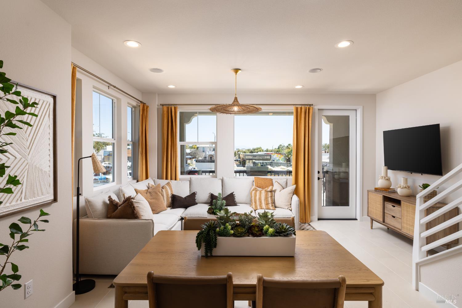 Detail Gallery Image 3 of 8 For 1330 Portola Ave, Livermore,  CA 95037 - 4 Beds | 3 Baths