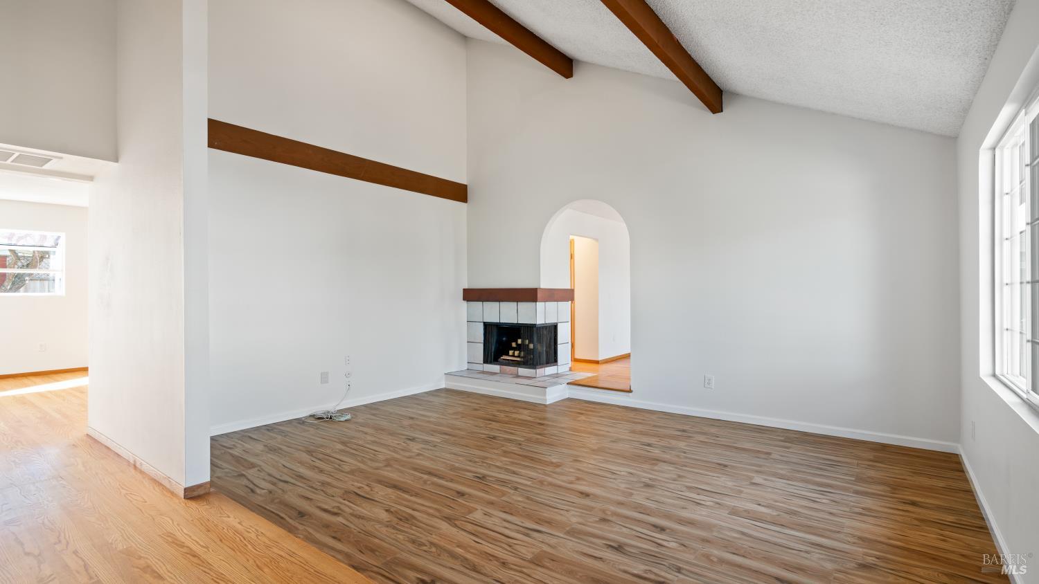 Detail Gallery Image 7 of 61 For 1636 Sarkesian Dr, Petaluma,  CA 94954 - 4 Beds | 3 Baths