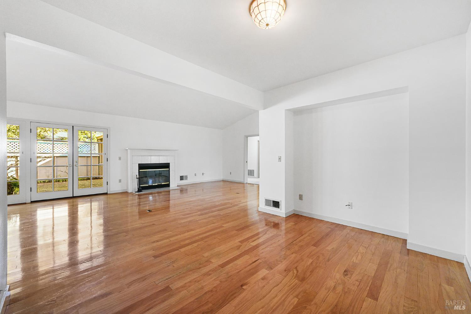 Detail Gallery Image 17 of 55 For 895 Princeton Dr, Sonoma,  CA 95476 - 2 Beds | 2 Baths