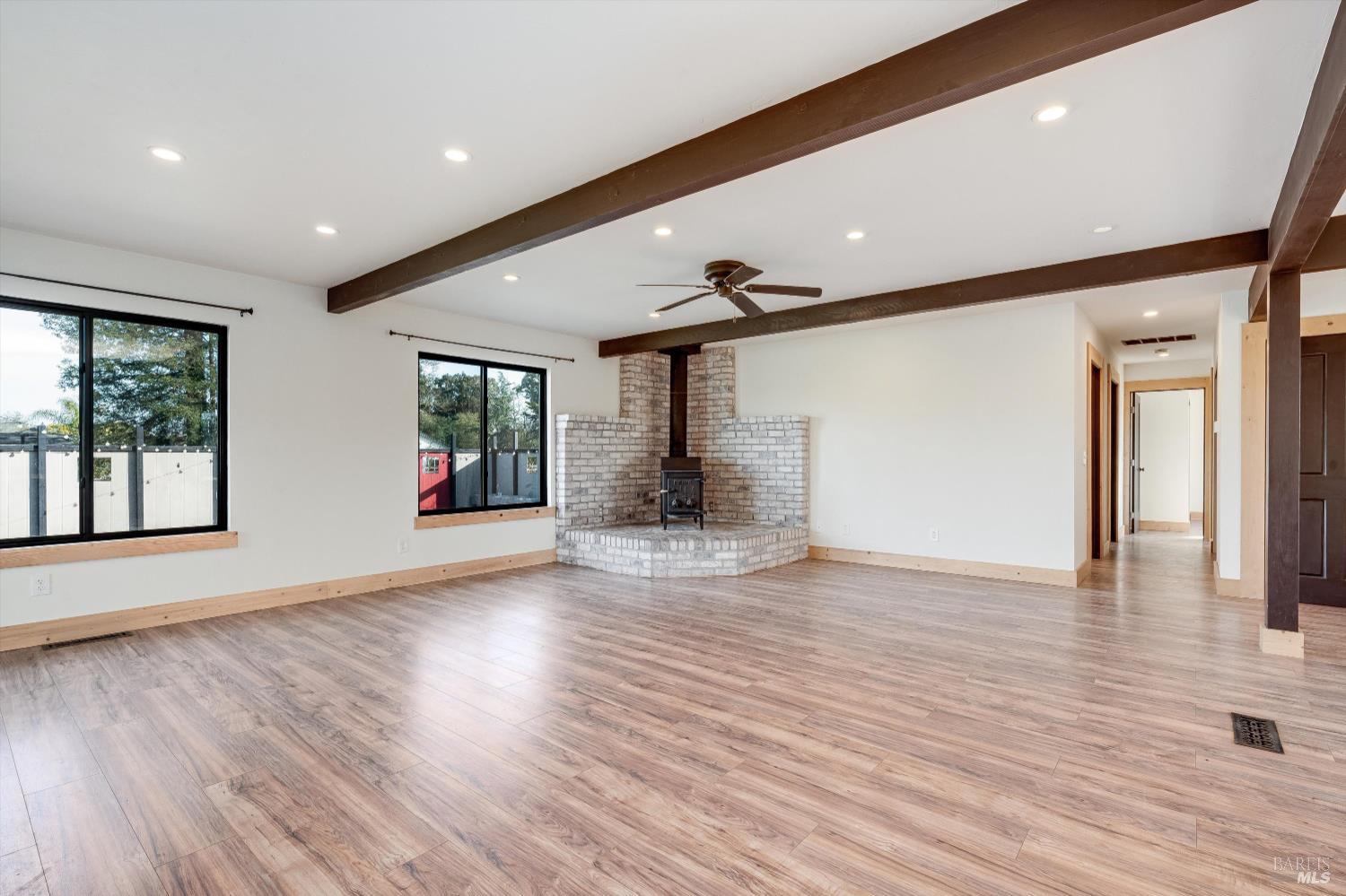 Detail Gallery Image 21 of 46 For 985 Gumview Rd, Windsor,  CA 95492 - 6 Beds | 5/1 Baths