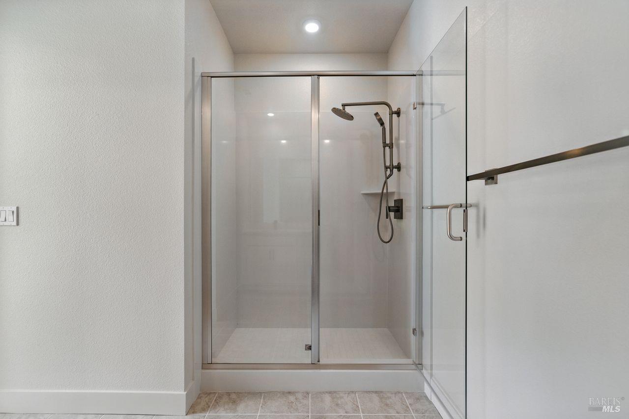 Detail Gallery Image 13 of 27 For 206 Verandah Ave, Novato,  CA 94945 - 3 Beds | 3 Baths