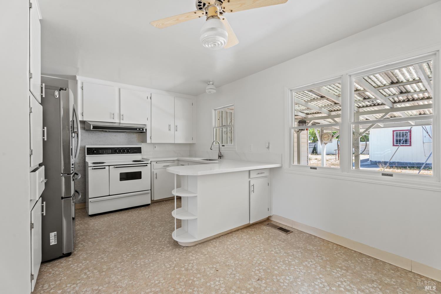 Detail Gallery Image 11 of 21 For 850 Mendocino Dr, Ukiah,  CA 95482 - 3 Beds | 1 Baths