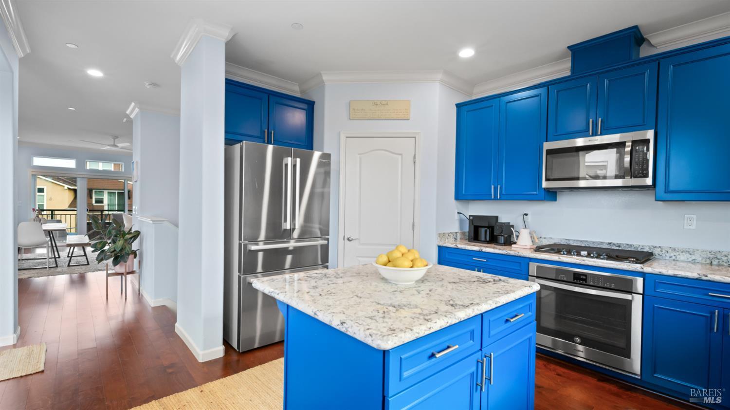 Detail Gallery Image 10 of 35 For 534 Jade St, Petaluma,  CA 94952 - 2 Beds | 2/1 Baths