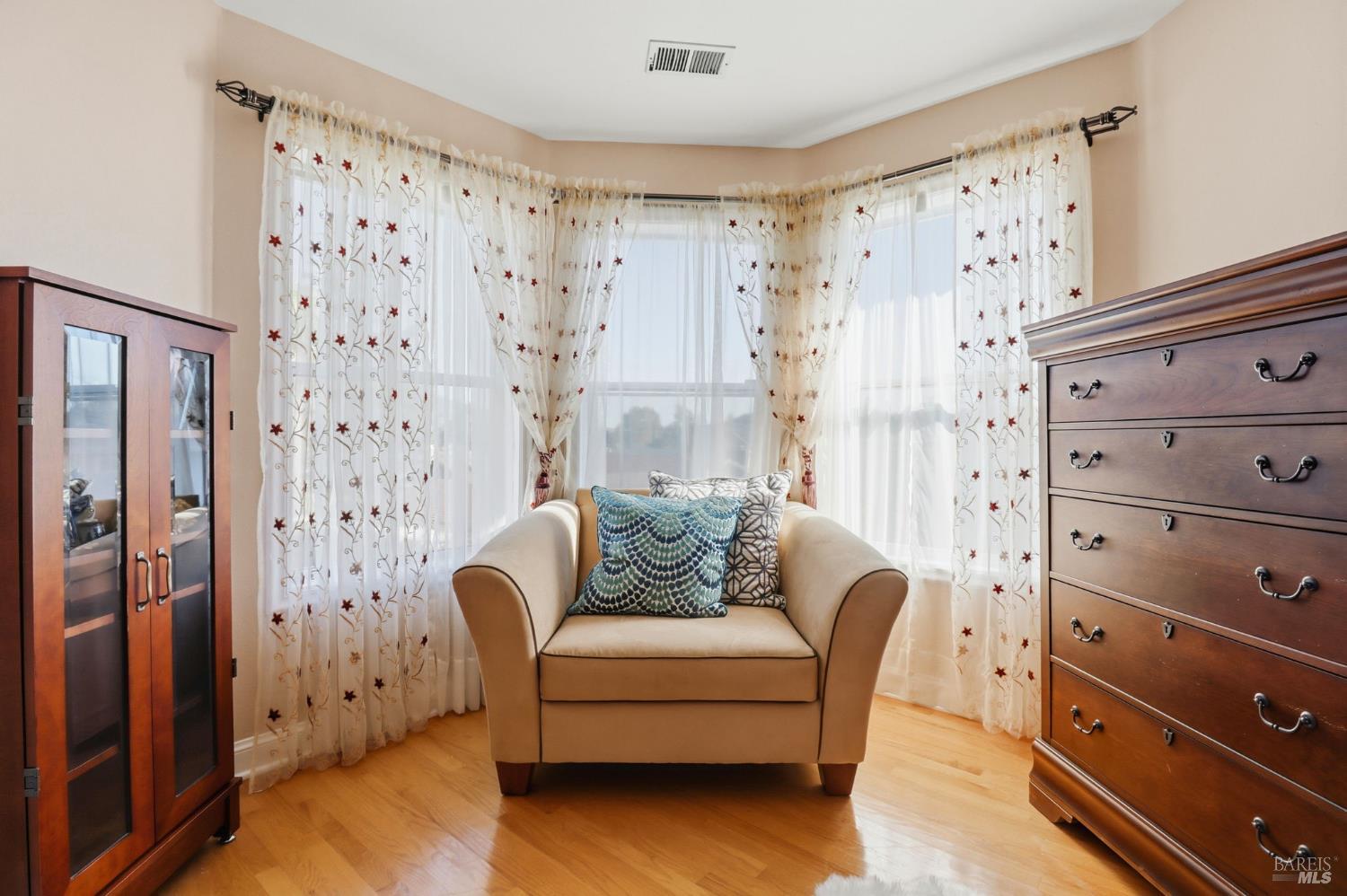 Detail Gallery Image 35 of 55 For 39 Erica Ct, Novato,  CA 94947 - 4 Beds | 3 Baths