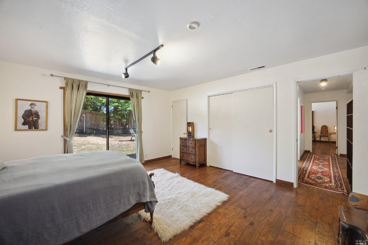 Detail Gallery Image 16 of 33 For 5953 Shoreline Hwy, Bolinas,  CA 94924 - 3 Beds | 1/1 Baths