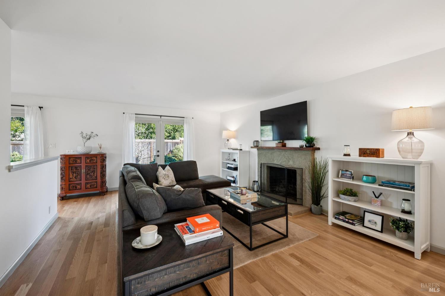 Detail Gallery Image 7 of 25 For 132 Lowell Ave, San Rafael,  CA 94903 - 3 Beds | 2 Baths