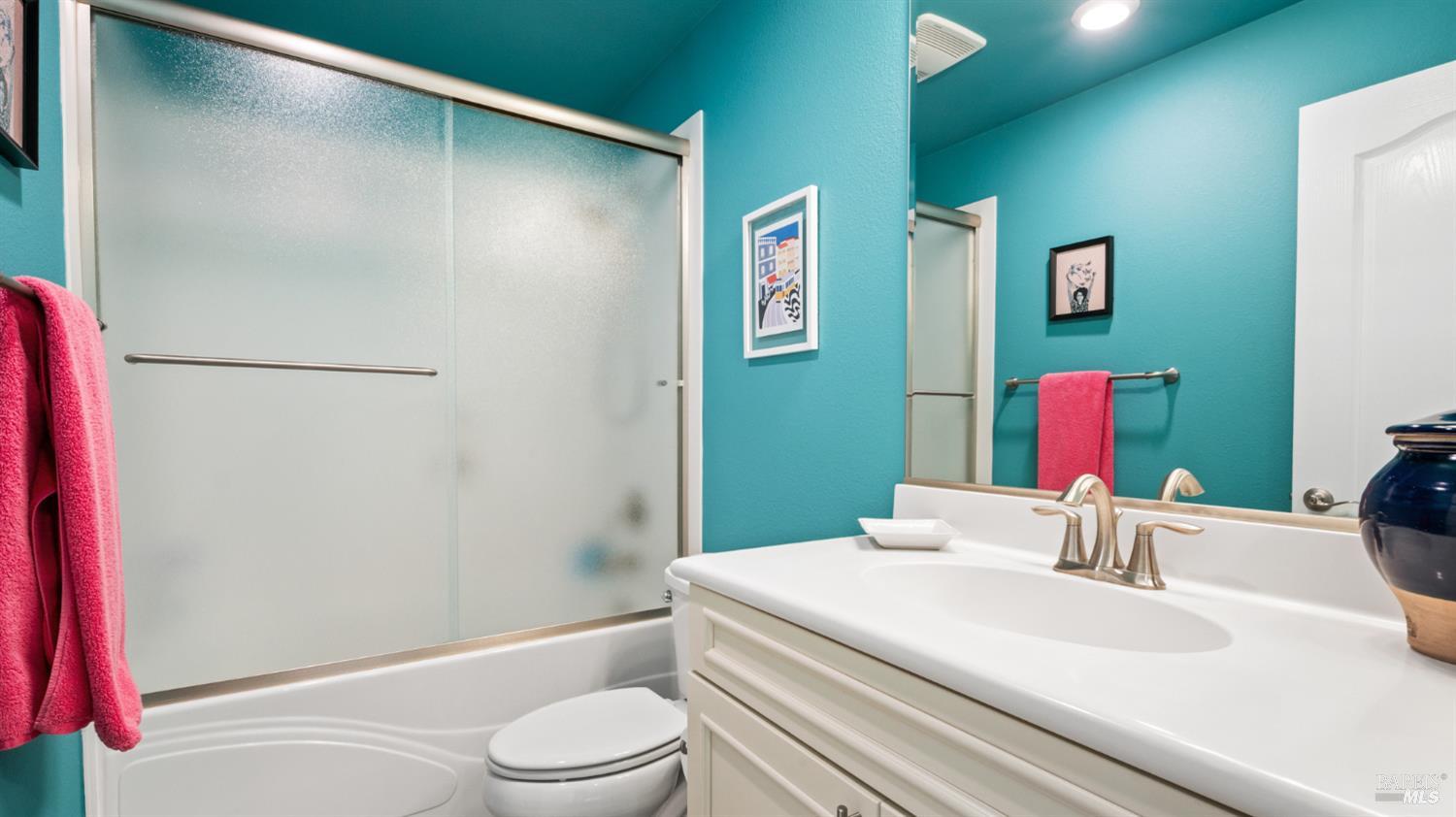 Detail Gallery Image 32 of 35 For 534 Jade St, Petaluma,  CA 94952 - 2 Beds | 2/1 Baths