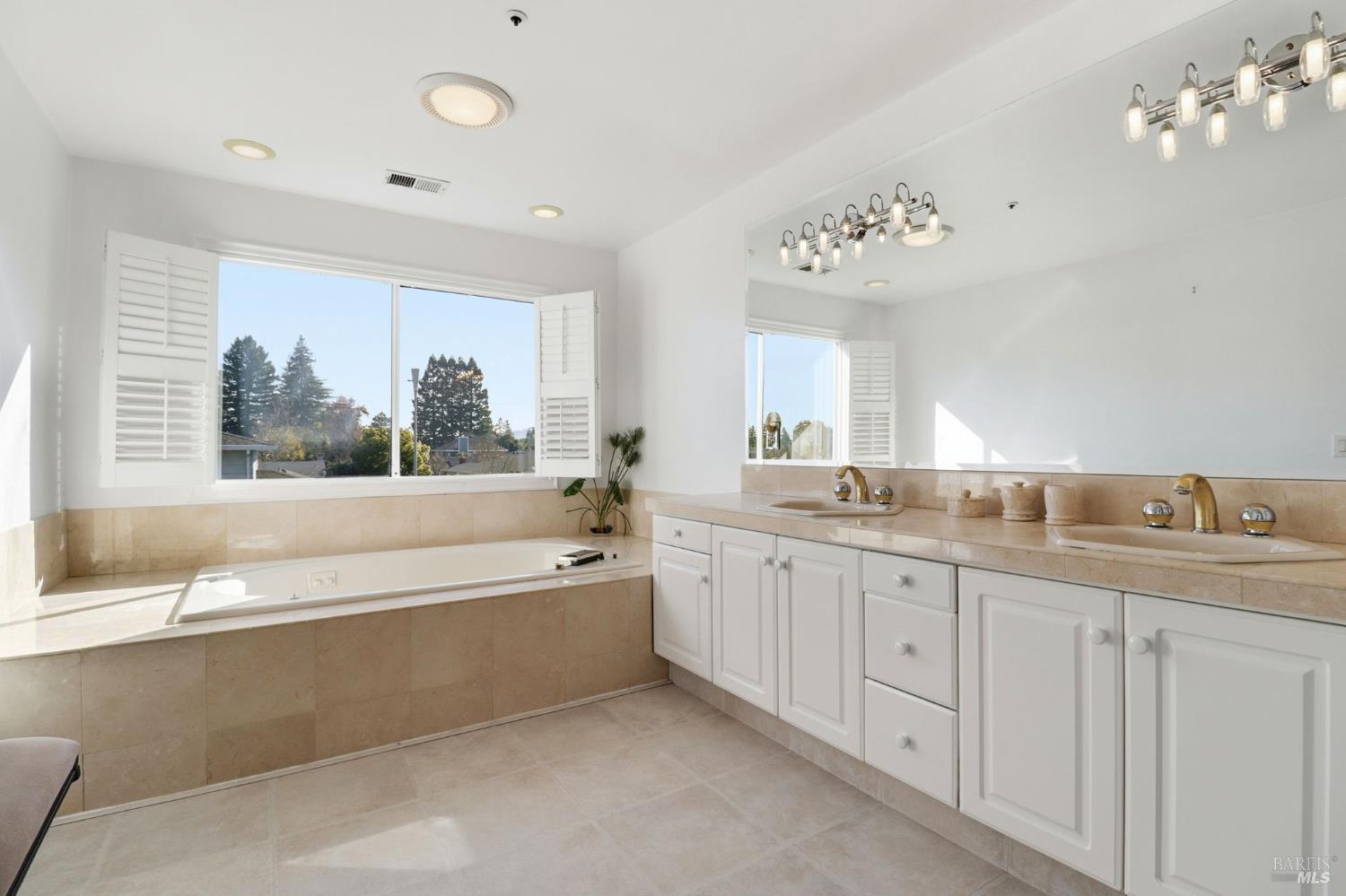 Detail Gallery Image 39 of 55 For 39 Erica Ct, Novato,  CA 94947 - 4 Beds | 3 Baths