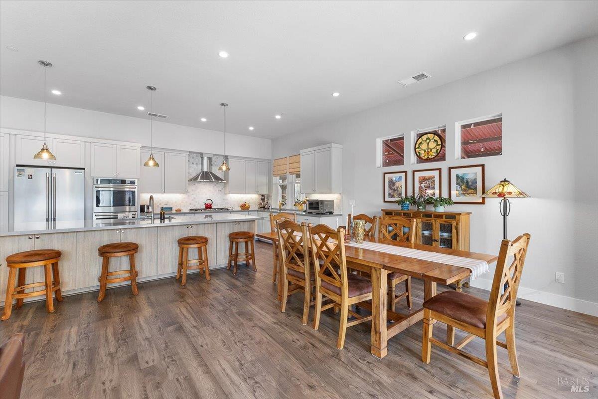 Detail Gallery Image 9 of 51 For 573 Misty Ct, Santa Rosa,  CA 95403 - 5 Beds | 3 Baths