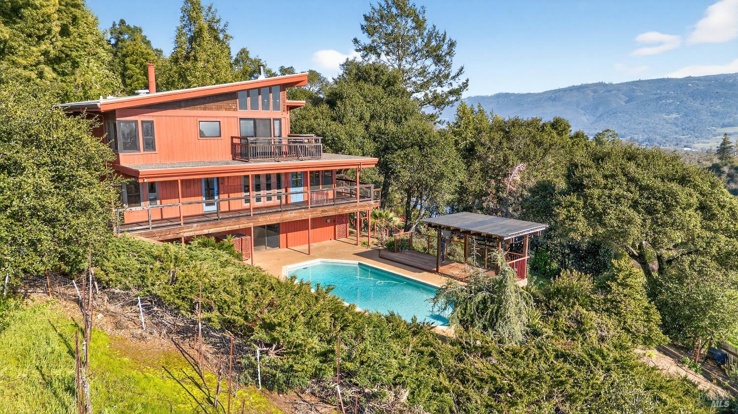 Detail Gallery Image 60 of 68 For 2299 Sobre Vista Rd, Sonoma,  CA 95476 - 3 Beds | 2/1 Baths