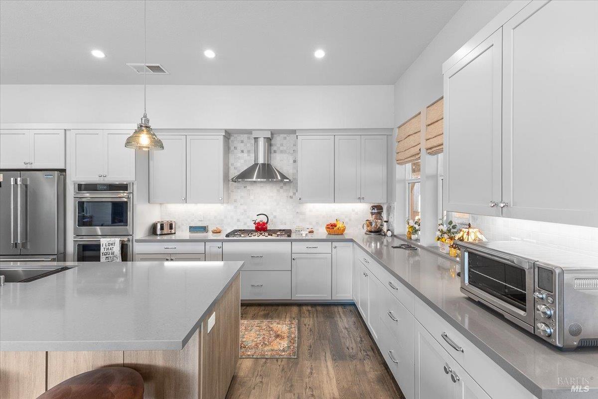 Detail Gallery Image 14 of 51 For 573 Misty Ct, Santa Rosa,  CA 95403 - 5 Beds | 3 Baths