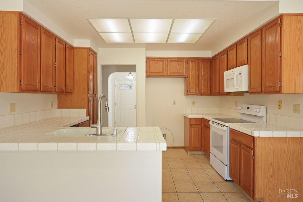 Detail Gallery Image 17 of 45 For 517 Britannia Dr, Vallejo,  CA 94591 - 3 Beds | 2 Baths