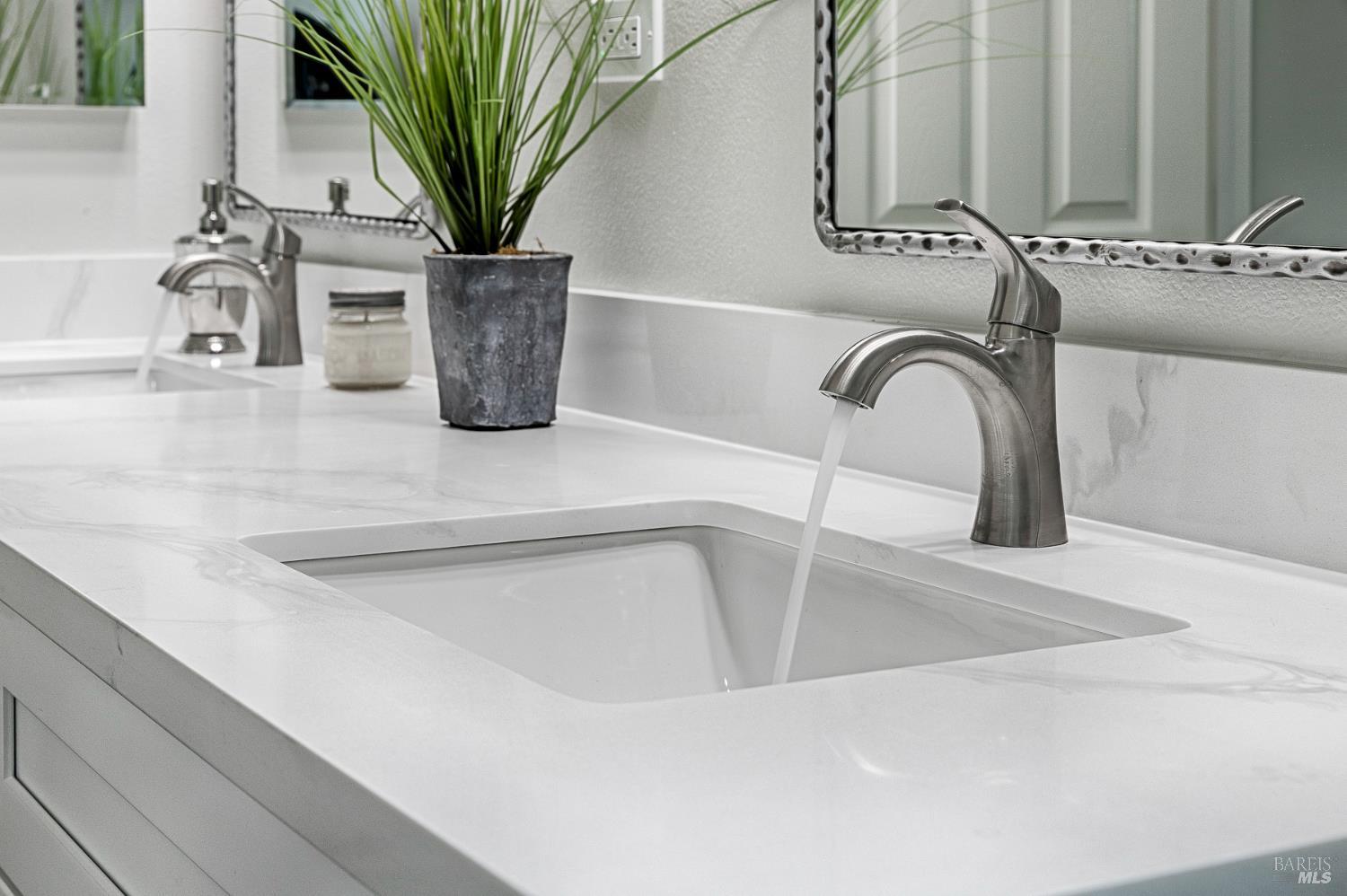 Detail Gallery Image 23 of 39 For 1964 Las Ventanas Dr, Santa Rosa,  CA 95407 - 3 Beds | 2/1 Baths