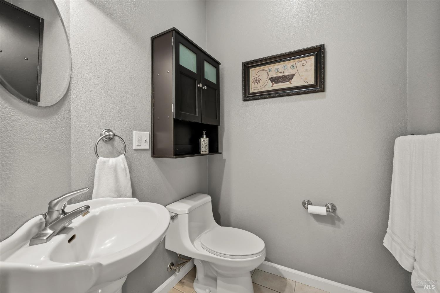 Detail Gallery Image 27 of 39 For 20158 Gold Flat Ct, Hidden Valley Lake,  CA 95467 - 4 Beds | 3 Baths