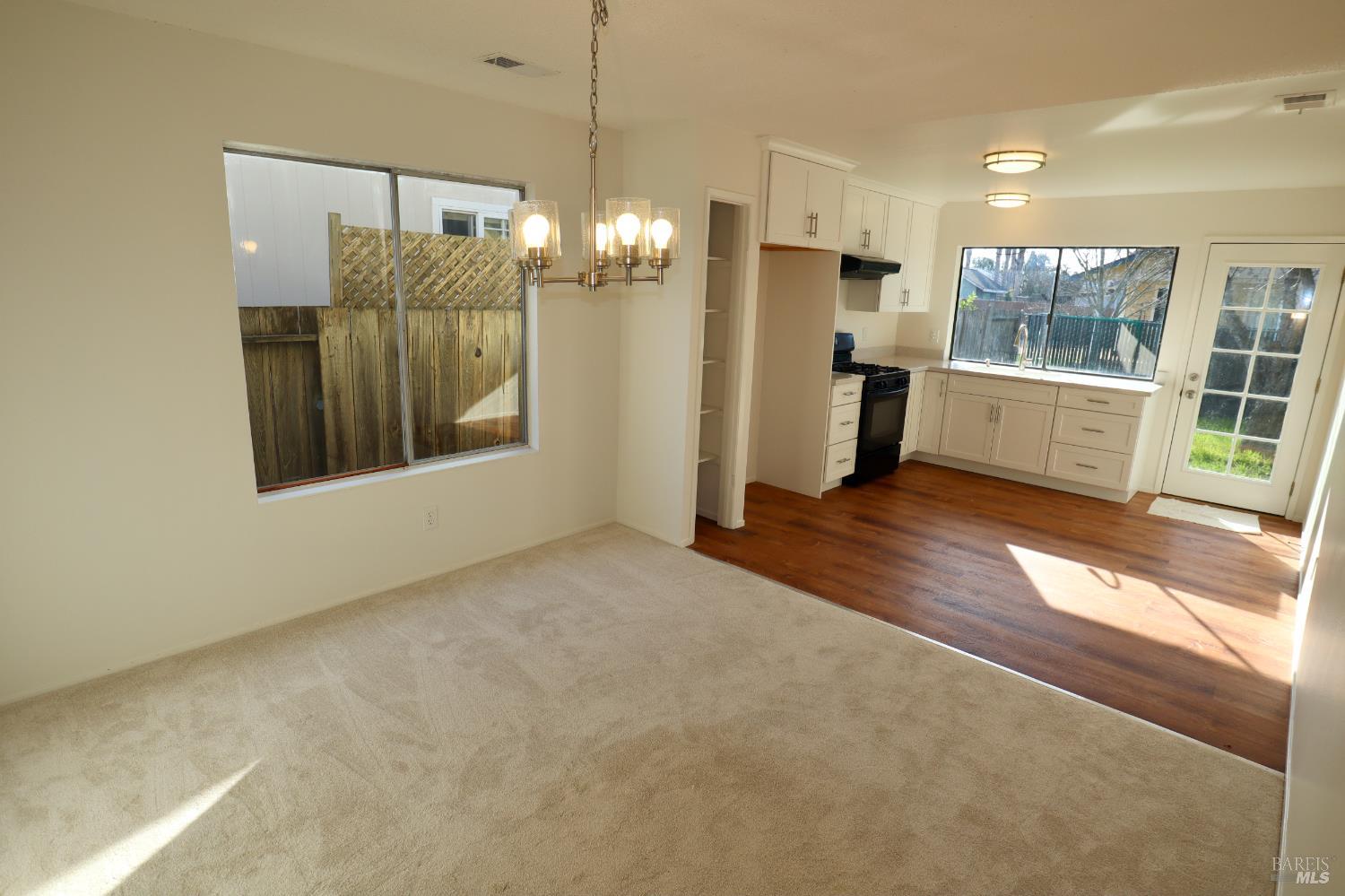 Detail Gallery Image 6 of 17 For 761 Brett Ave, Rohnert Park,  CA 94928 - 3 Beds | 2 Baths