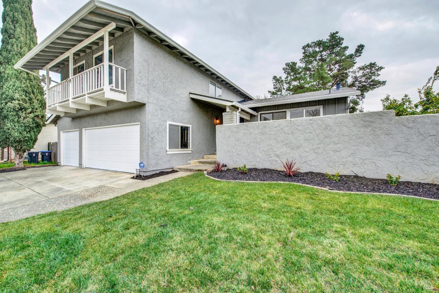 Detail Gallery Image 4 of 47 For 1437 Shelby Dr, Fairfield,  CA 94534 - 4 Beds | 2/1 Baths